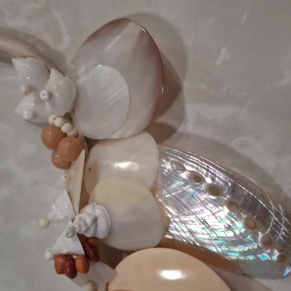 Beach shells necklace - Picture 2 of 7